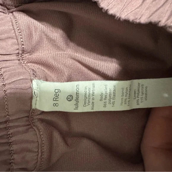 Lululemon 2" Hotty Hot Shorts - Picture 3 of 3